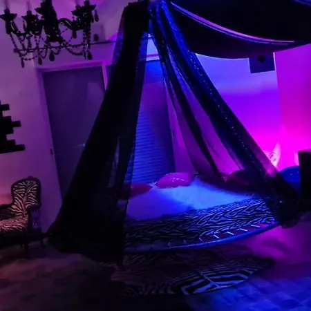 Love'appart * Lit Suspendue * *
